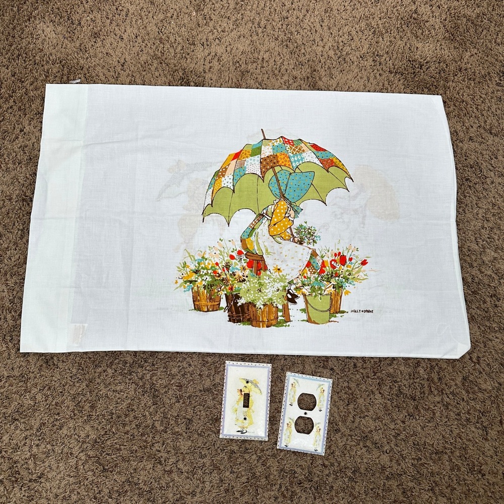 Vintage Holly Hobbie Springmaid‎ Pillowcases & Matching Switch Outlet Covers Set